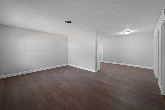 214 E 1st Street, Deer Park, TX 77536