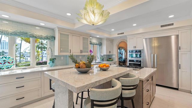 615 Idlewyld Drive, Fort Lauderdale, FL 33301