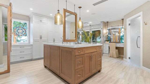 615 Idlewyld Drive, Fort Lauderdale, FL 33301