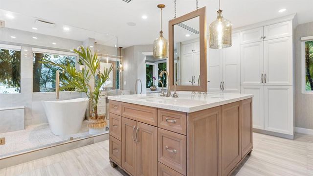 615 Idlewyld Drive, Fort Lauderdale, FL 33301