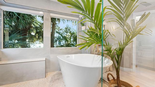 615 Idlewyld Drive, Fort Lauderdale, FL 33301