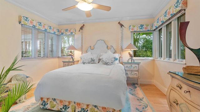 615 Idlewyld Drive, Fort Lauderdale, FL 33301