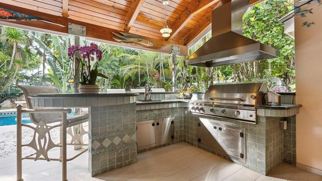 615 Idlewyld Drive, Fort Lauderdale, FL 33301