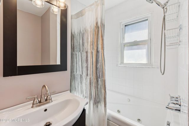 33 Willow Street, Port Monmouth, NJ 07758