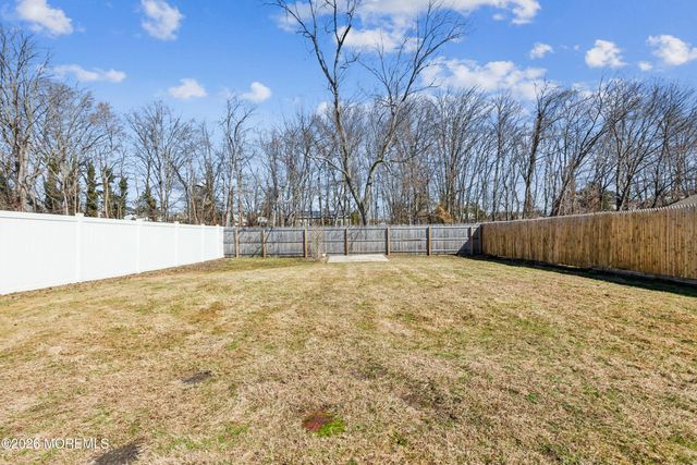 33 Willow Street, Port Monmouth, NJ 07758