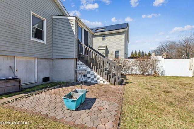 33 Willow Street, Port Monmouth, NJ 07758