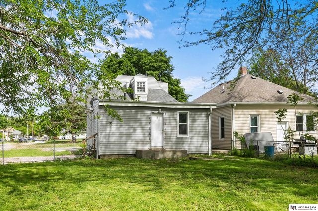 2513 S 10th Street, Lincoln, NE 68502
