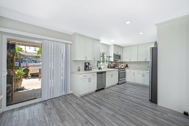 10425 Mills Tower Dr, Rancho Cordova, CA 95670