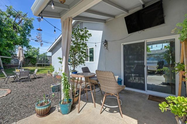 10425 Mills Tower Dr, Rancho Cordova, CA 95670