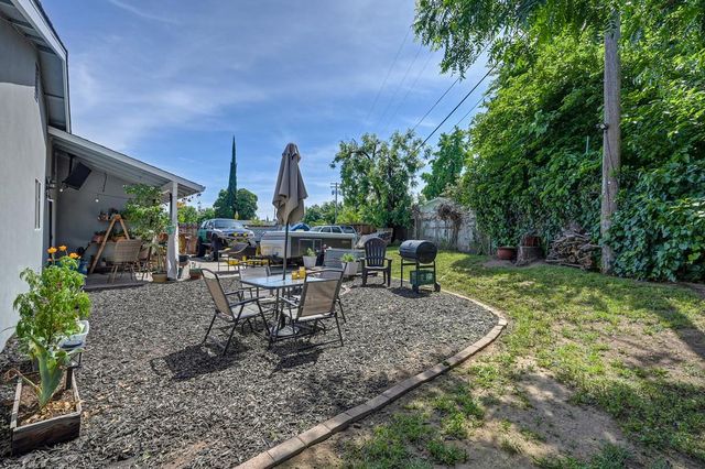 10425 Mills Tower Dr, Rancho Cordova, CA 95670