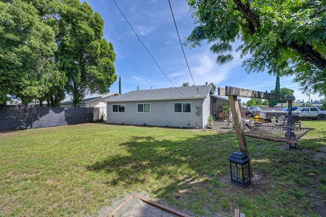 10425 Mills Tower Dr, Rancho Cordova, CA 95670