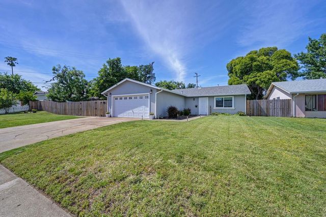 10425 Mills Tower Dr, Rancho Cordova, CA 95670