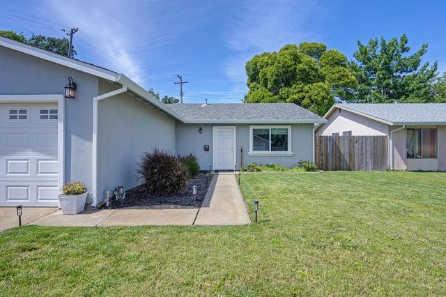 10425 Mills Tower Dr, Rancho Cordova, CA 95670