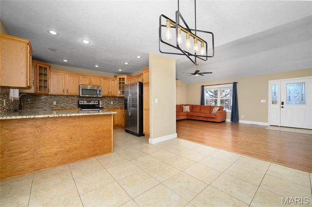 21042 Larson Road, Waynesville, MO 65583