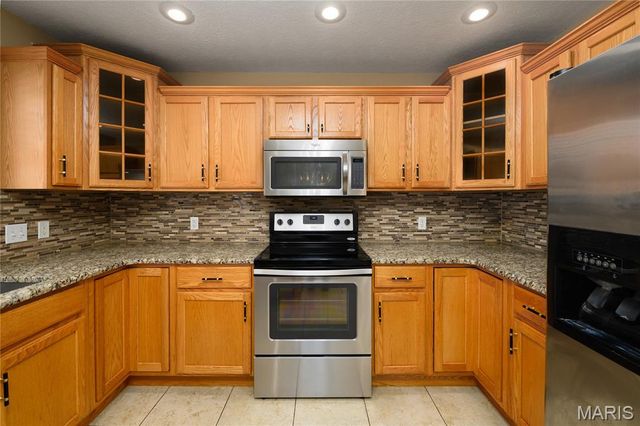 21042 Larson Road, Waynesville, MO 65583