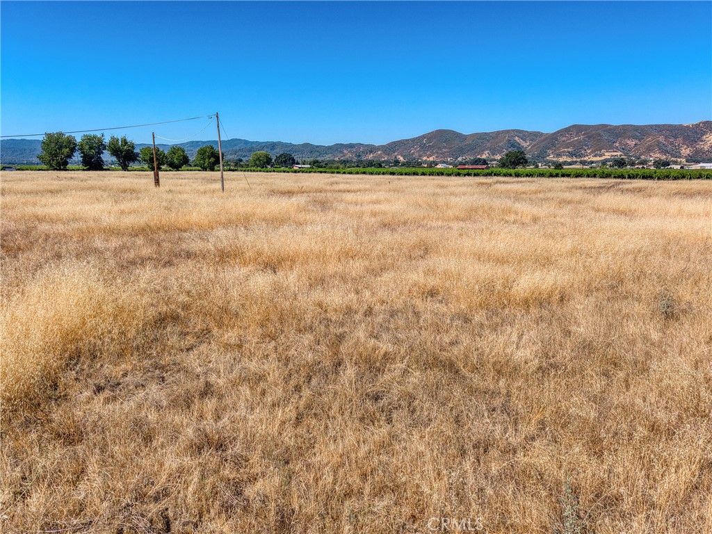 Image 14 of property listing at 4635 Davis Drive, Lakeport, CA 95453