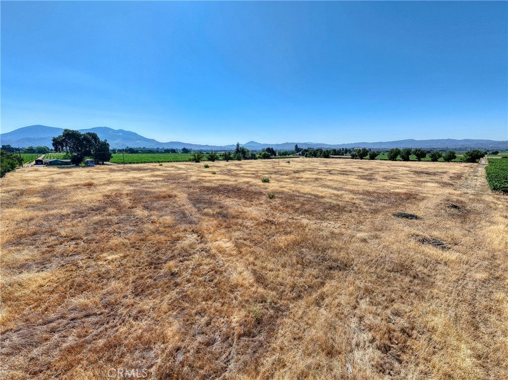 Image 7 of property listing at 4635 Davis Drive, Lakeport, CA 95453