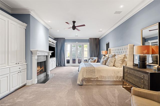 26 Crestwood Drive, Houston, TX 77007