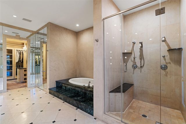 26 Crestwood Drive, Houston, TX 77007