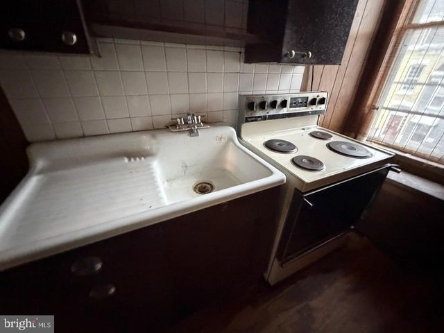 845 N 8TH ST, Reading, PA 19604