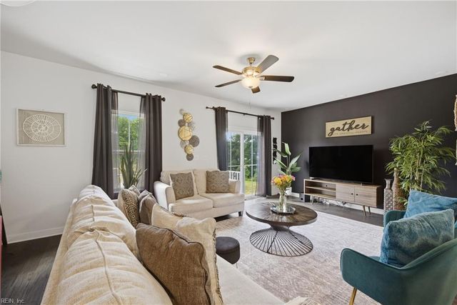 908 Avast WAY E, Chesapeake, VA 23323