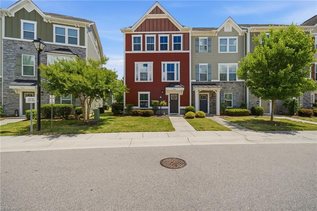 908 Avast WAY E, Chesapeake, VA 23323