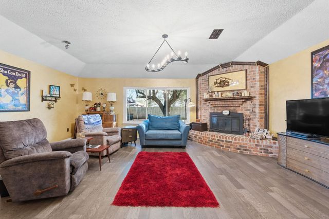 9806 Cassowary Drive, Conroe, TX 77385