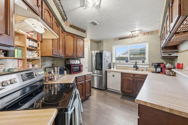 9806 Cassowary Drive, Conroe, TX 77385