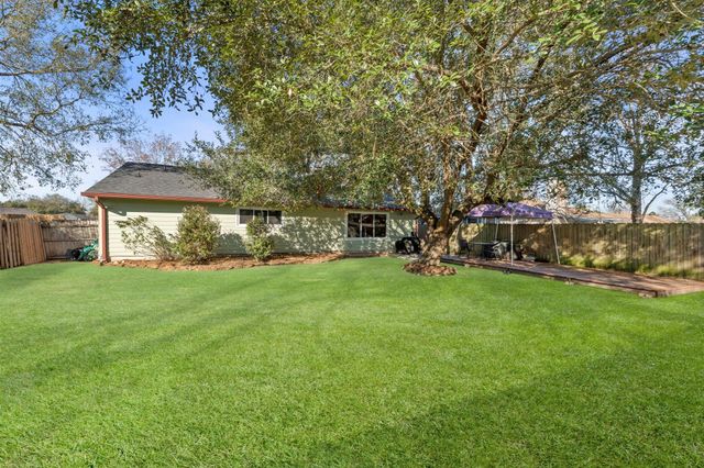 9806 Cassowary Drive, Conroe, TX 77385