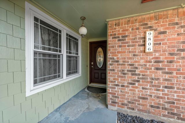 9806 Cassowary Drive, Conroe, TX 77385