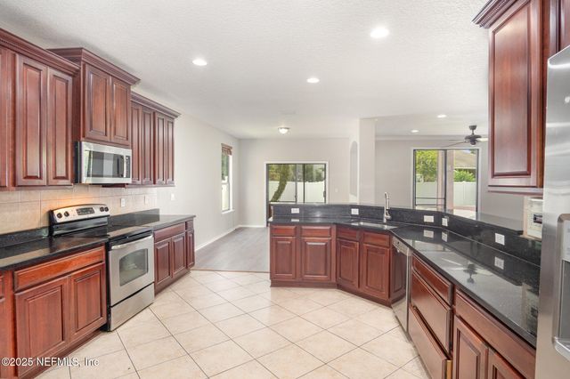 642 WAKEVIEW Drive, Orange Park, FL 32065