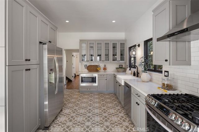 2098 Roosevelt, Altadena, CA 91001
