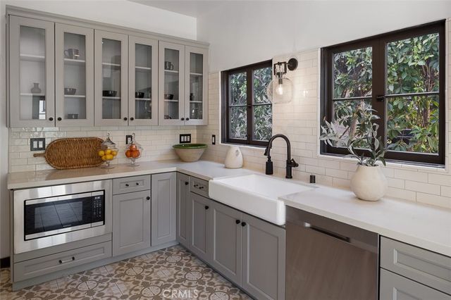 2098 Roosevelt, Altadena, CA 91001