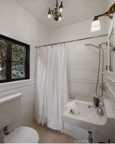 2098 Roosevelt, Altadena, CA 91001