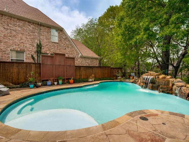1912 Surrey Lane, Mckinney, TX 75072
