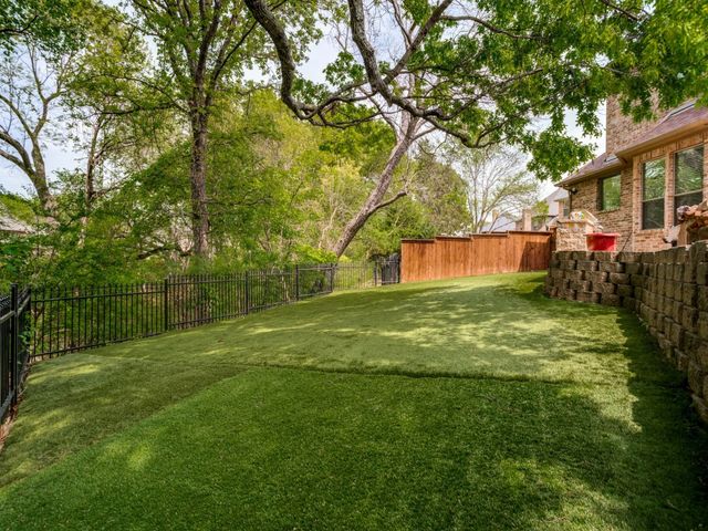 1912 Surrey Lane, Mckinney, TX 75072