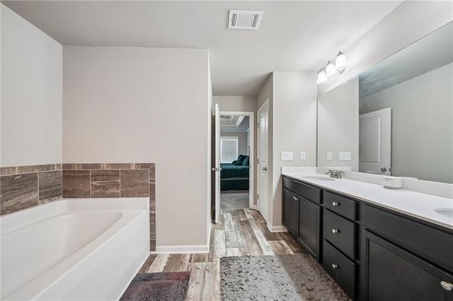 5052 Silver Fox, Oakwood, GA 30566