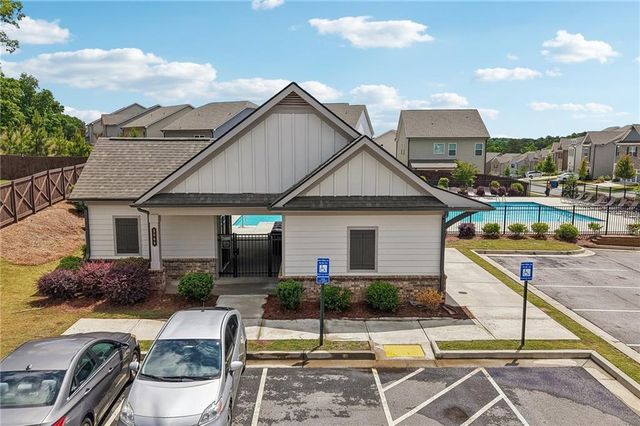 5052 Silver Fox, Oakwood, GA 30566