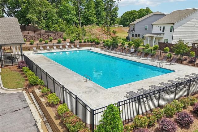 5052 Silver Fox, Oakwood, GA 30566