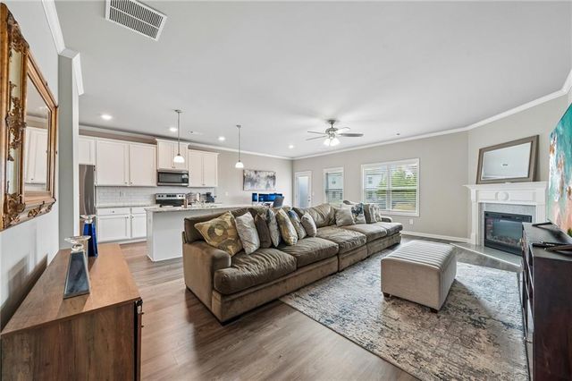 5052 Silver Fox, Oakwood, GA 30566