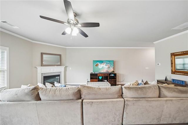 5052 Silver Fox, Oakwood, GA 30566