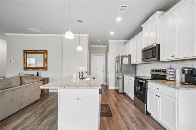 5052 Silver Fox, Oakwood, GA 30566