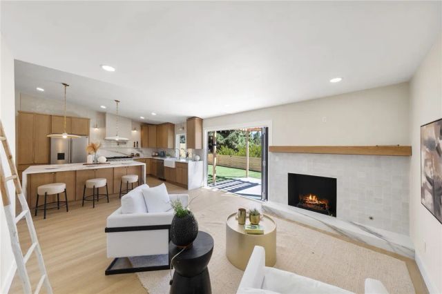 1824 Portofino, Oceanside, CA 92054