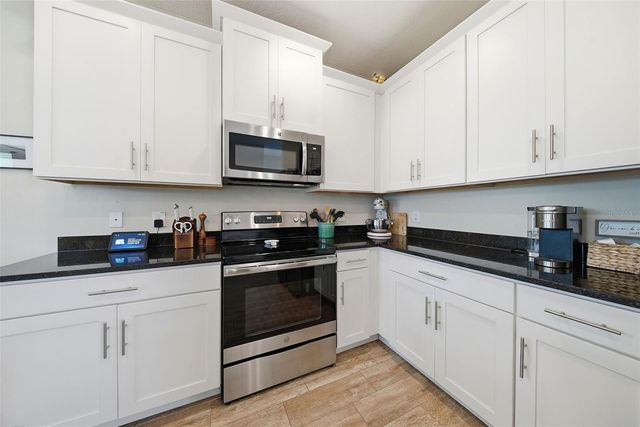 3023 W SPRUCE STREET, Tampa, FL 33607