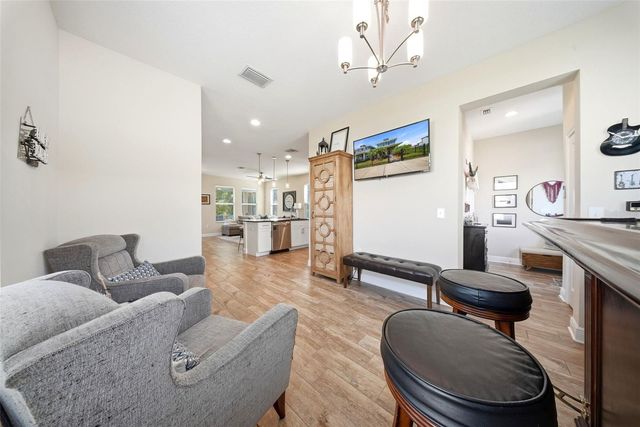 3023 W SPRUCE STREET, Tampa, FL 33607