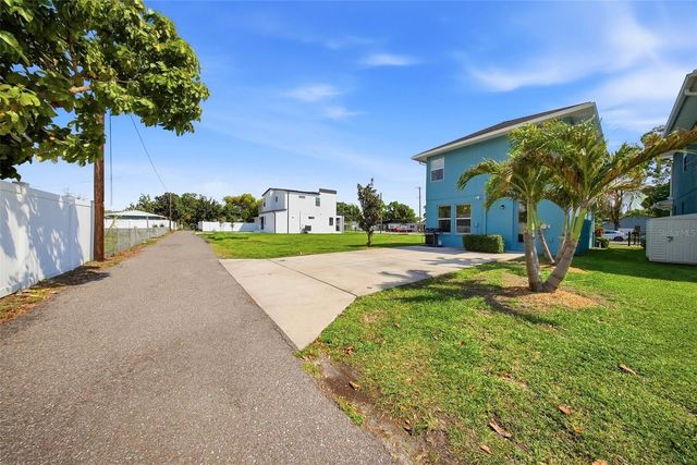 3023 W SPRUCE STREET, Tampa, FL 33607