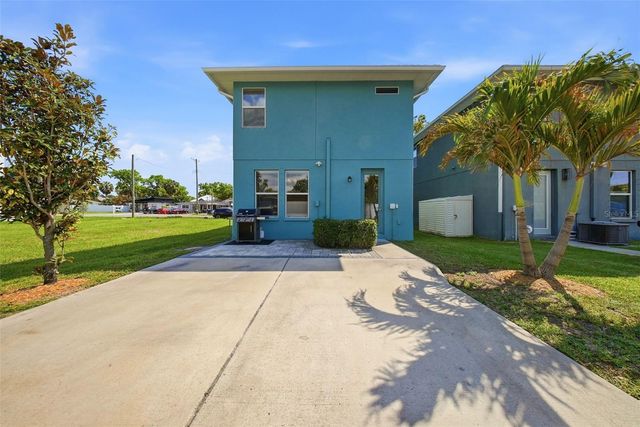 3023 W SPRUCE STREET, Tampa, FL 33607