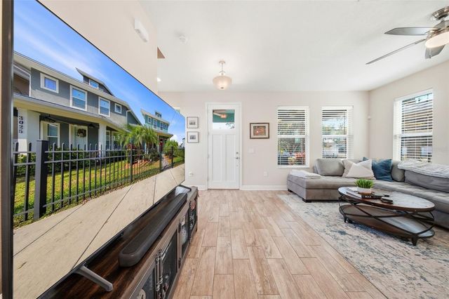 3023 W SPRUCE STREET, Tampa, FL 33607