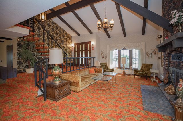 713 Highway J, Stockton, MO 65785