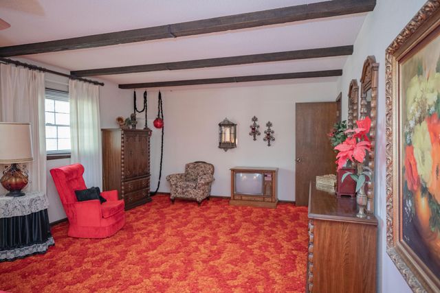 713 Highway J, Stockton, MO 65785